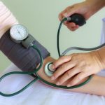 Jak snížit krevní tlak doma: 5 minut a vše projde
