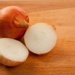 Správné smažení cibule: proč zkušené hospodyňky přidávají jedlou sodu