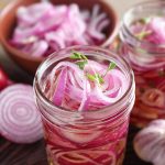 Jak marinovat cibuli: jednoduché a rychlé recepty na kebab a