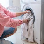 Proč přidávat do prádla ocet: Lifehack, o kterém jste nevěděli